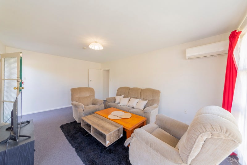 1/10 Aorangi Road, Bryndwr, Christchurch - Carousel 2