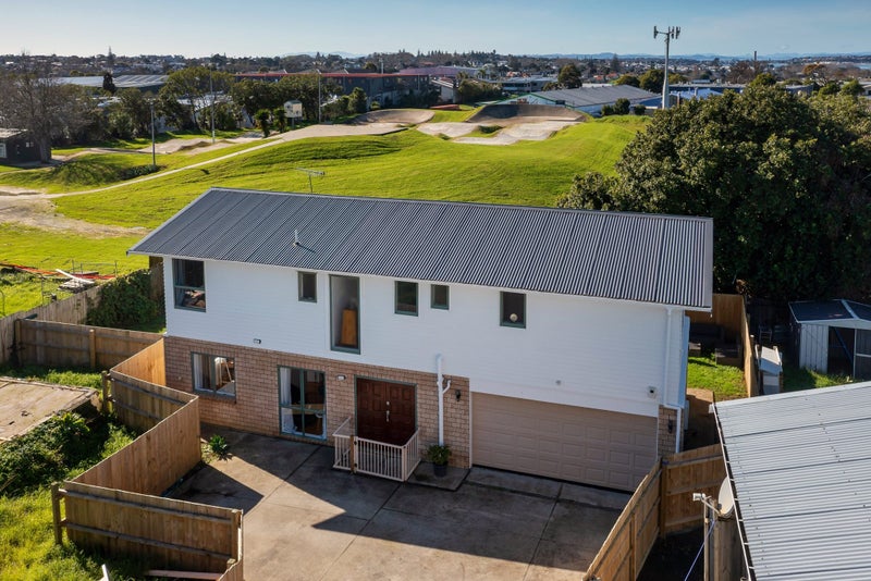 74A Howard Hunter Avenue, Saint Johns, Auckland - Carousel 1