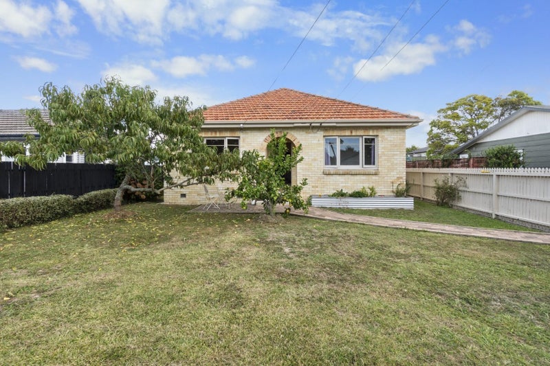 9A Saint Olpherts Avenue, Hamilton East, Hamilton - Carousel 15