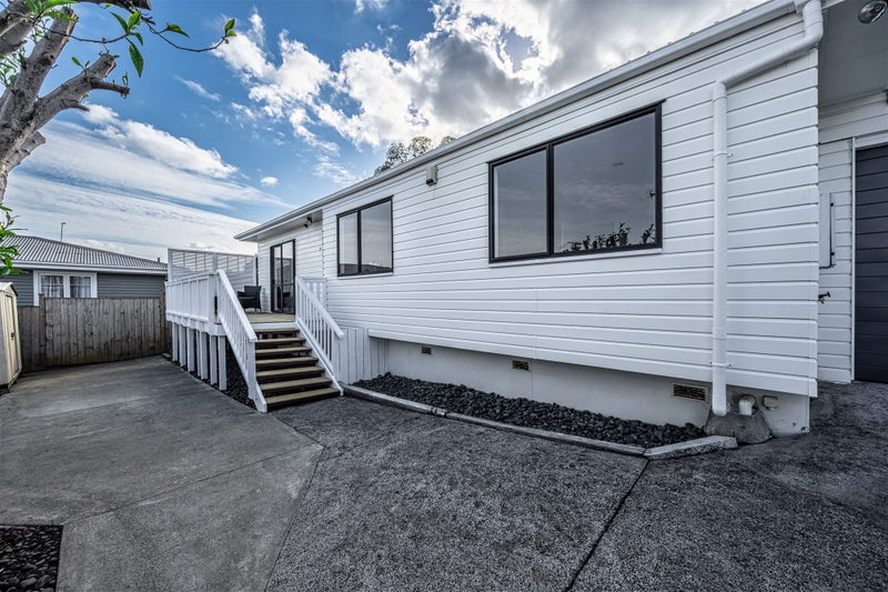212c Moore St, Howick, Manukau - Carousel 2
