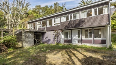 15 Hereford Street, Wilton, Wellington - Carousel 1