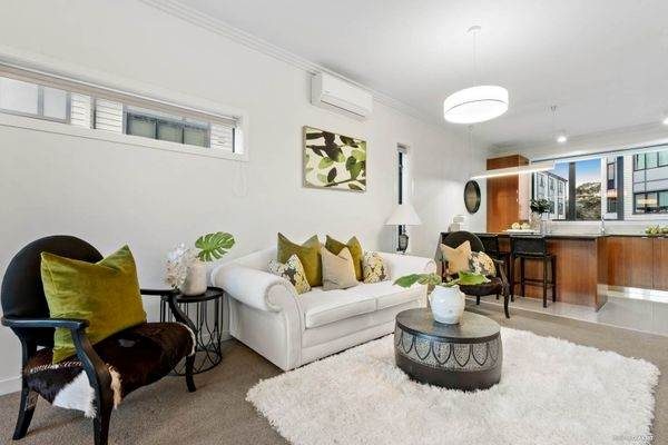 313 Murphys Road, Flat Bush, Auckland - Carousel 2