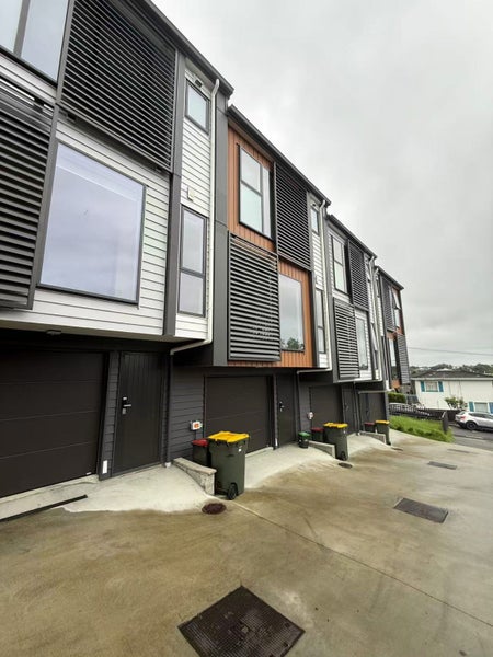 4/15B Wolseley Street, Morningside, Auckland - Carousel 2