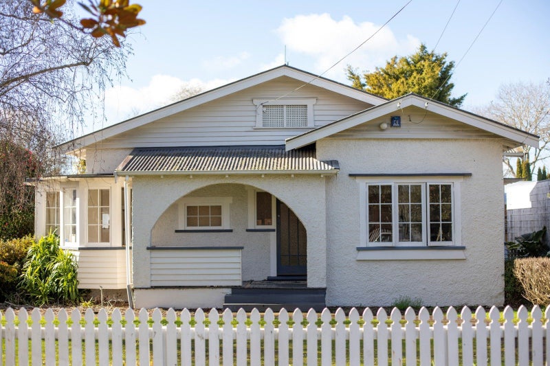 2 Union Street, Claudelands, Hamilton - Carousel 1