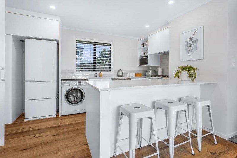 29 Raleigh Avenue, Fairview Downs, Hamilton - Carousel 2