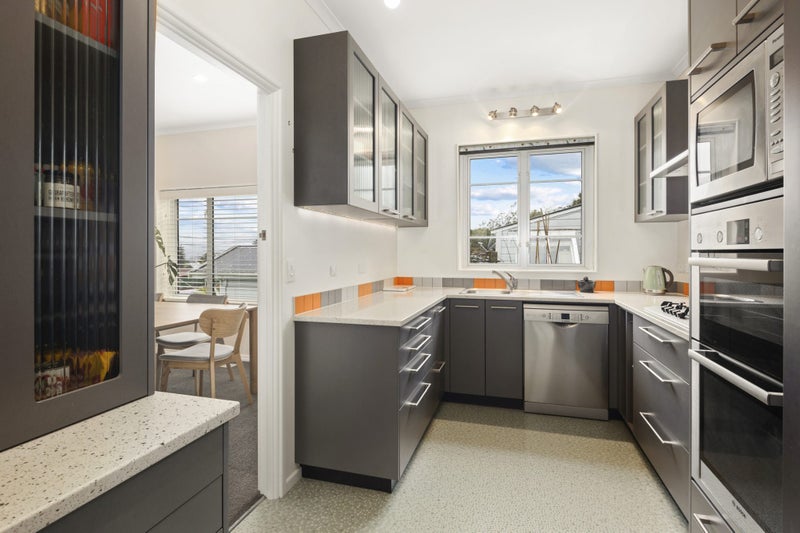 107 Karori Road, Karori, Wellington - Carousel 2