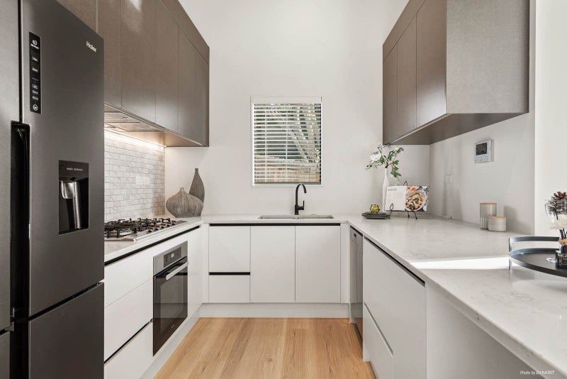 2/71 Sunrise Avenue, Murrays Bay, Auckland - Carousel 2