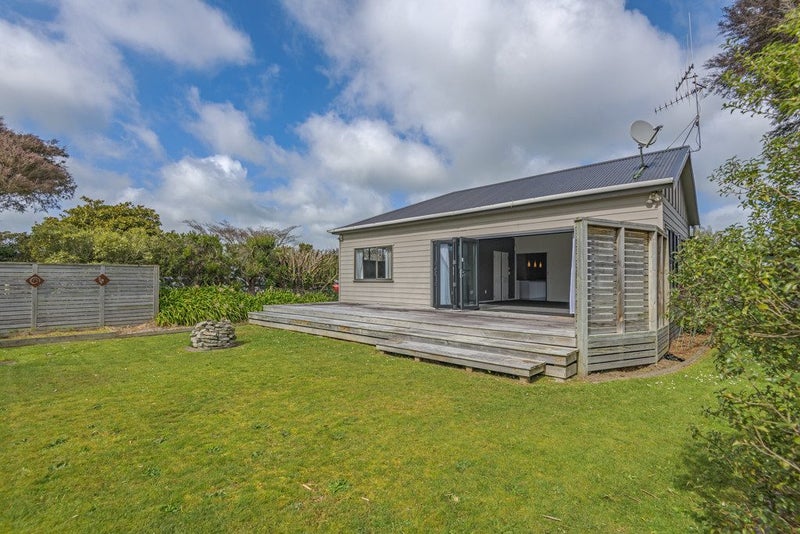 49 Coley Street, Foxton, Foxton - Carousel 2