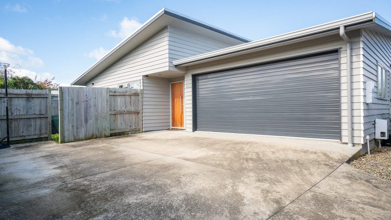 8A Cedar Grove, Highbury, Palmerston North - Carousel 1