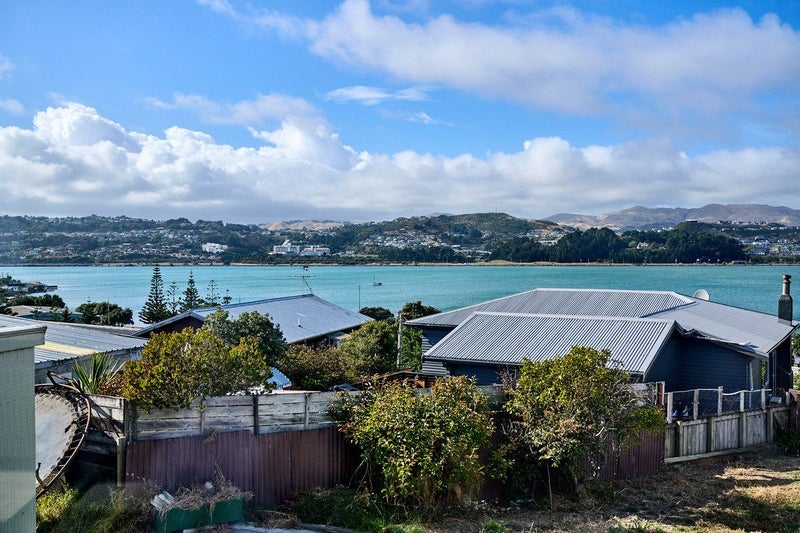 37 Waiuta Street, Titahi Bay, Porirua - Carousel 2