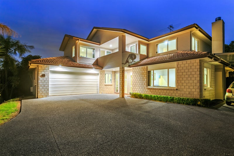 18 Te Wharau Drive, Greenhithe, Auckland - Carousel 1