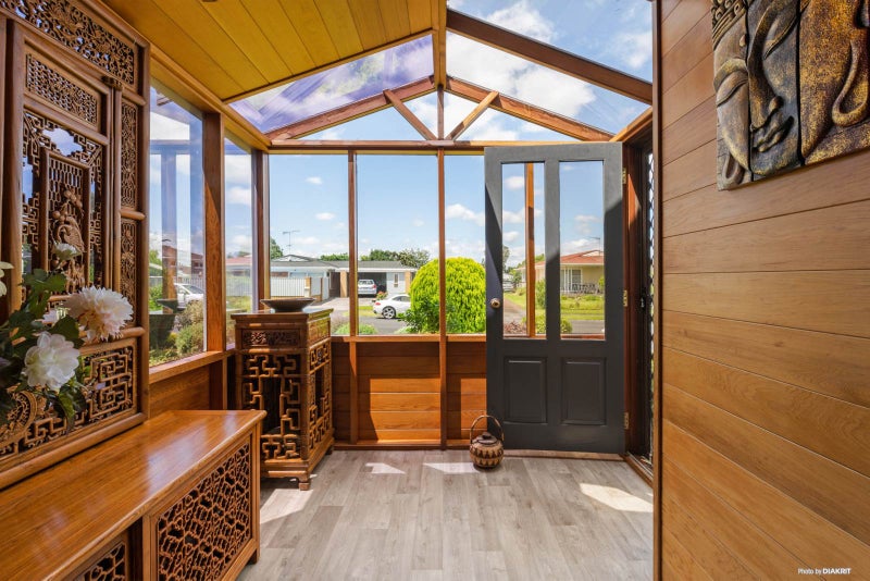 6 Roysfield Lane, Sunnyhills, Auckland - Carousel 1