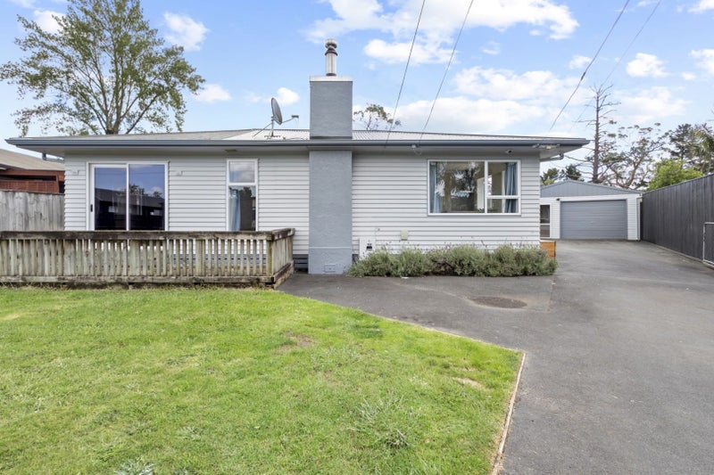 7 Keitha Place, Glenview, Hamilton - Carousel 1