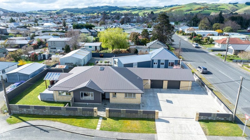 19 CLYDE Street, Gore, Mataura - Carousel 1
