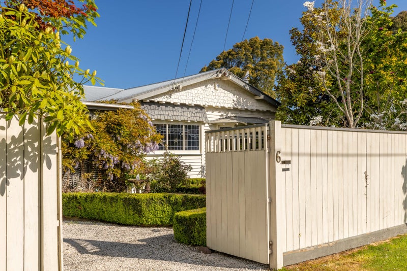 6 Cardiff Avenue, Somerfield, Christchurch - Carousel 1
