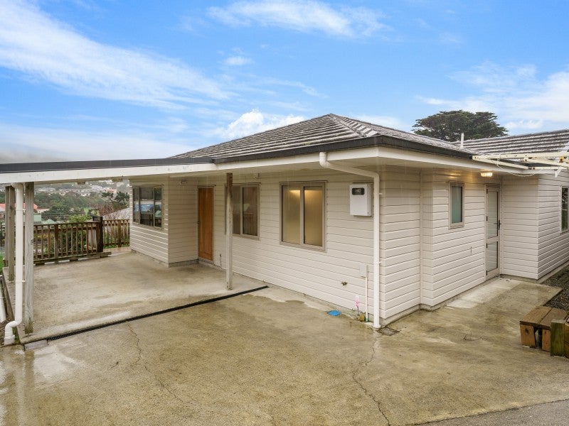 44A Taylor Terrace, Tawa, Wellington - Carousel 2