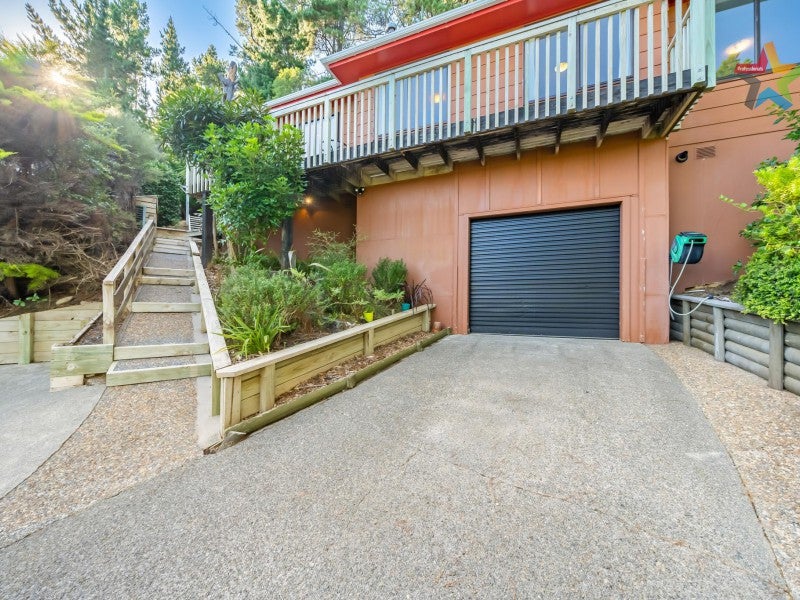 34 Dalton Grove, Stokes Valley, Lower Hutt - Carousel 2