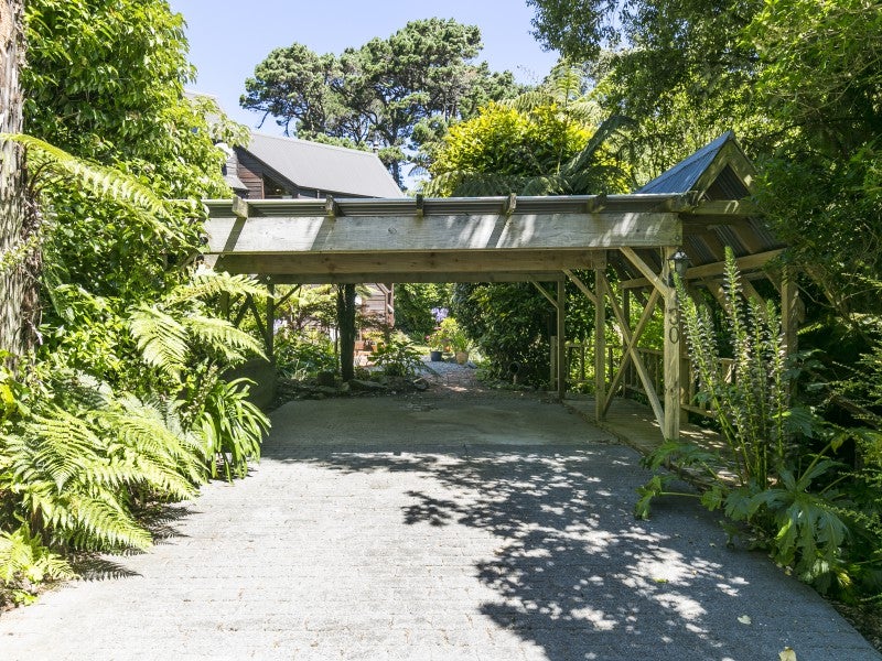 30 Delhi Crescent, Khandallah, Wellington - Carousel 24