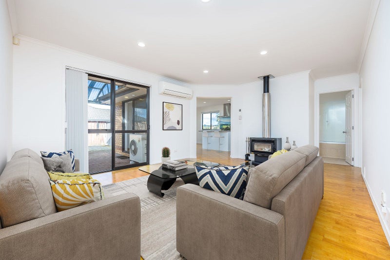 1 San Diego Court, Henderson, Auckland - Carousel 2