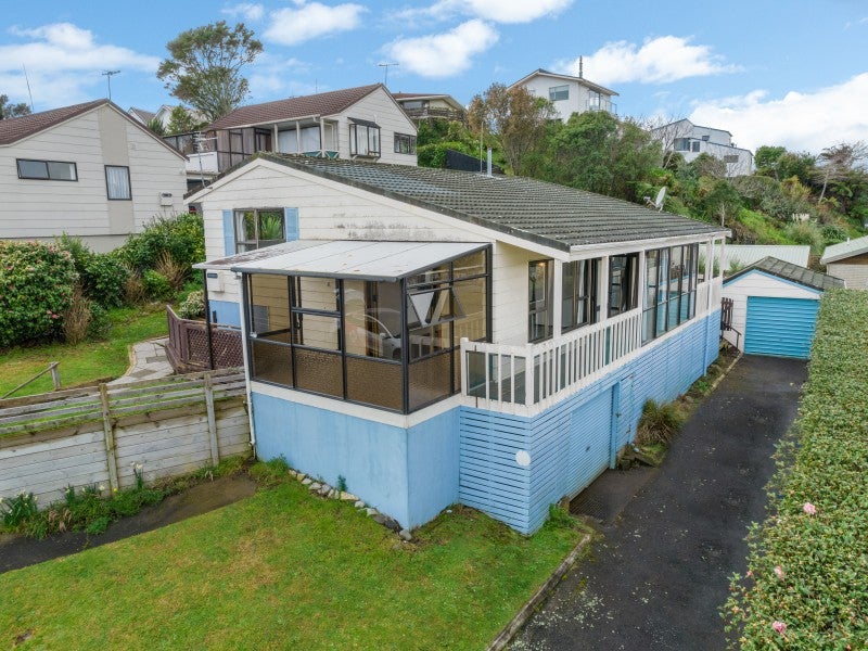 94 Heta Road, Highlands Park, New Plymouth - Carousel 1