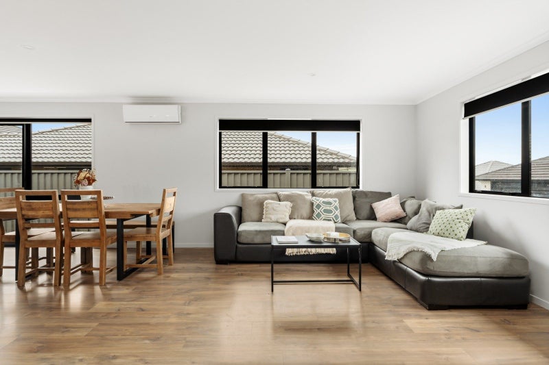 8 Godwit Lane, Welcome Bay, Tauranga - Carousel 2