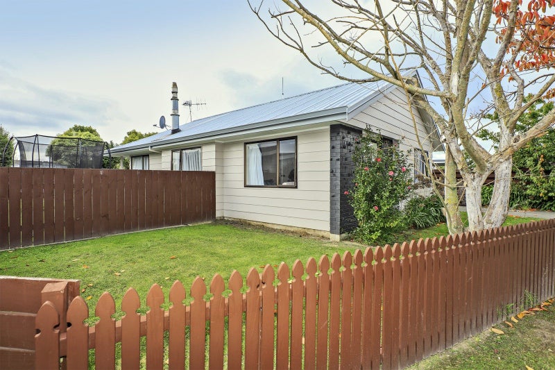 44 Whiting Crescent, Greenmeadows, Napier - Carousel 1