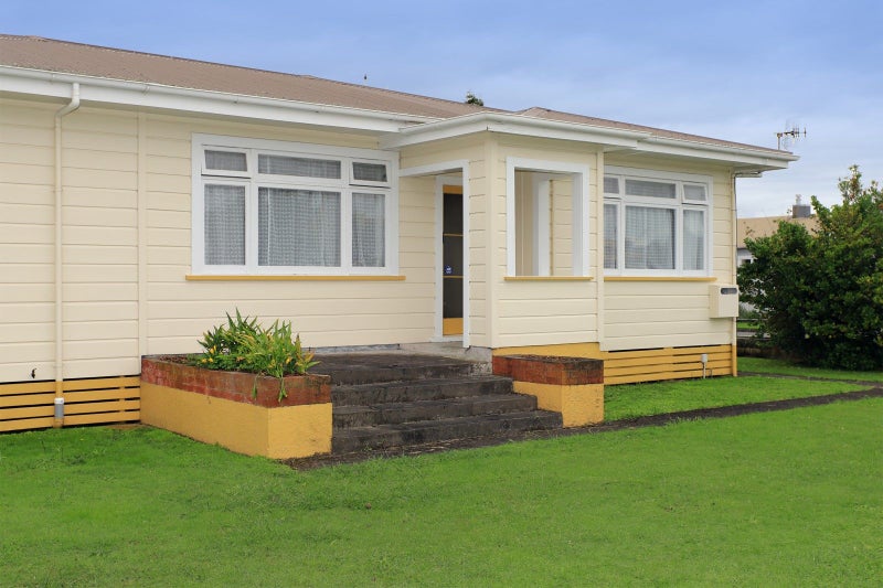 901 Eaton Road, Saint Leonards, Hastings - Carousel 2