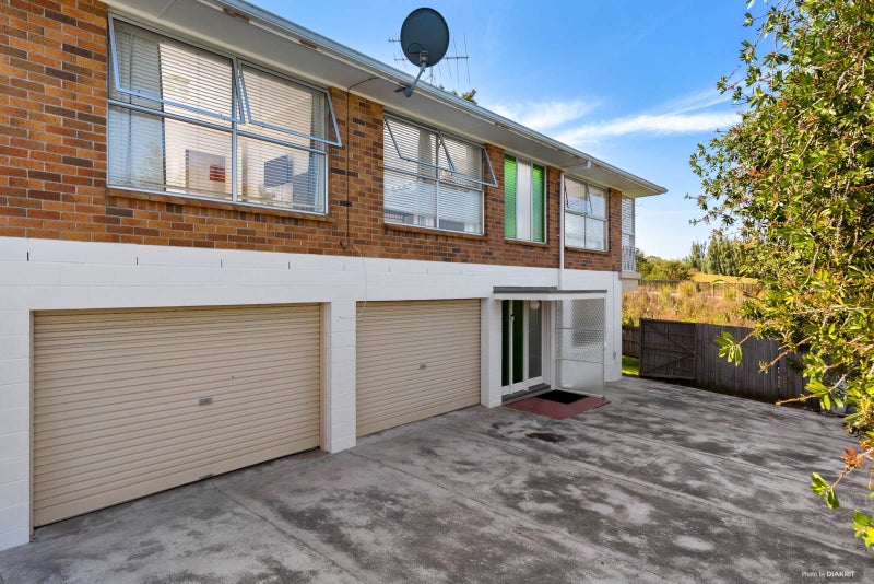 2/30 Felton Mathew Avenue, St Johns, Auckland - Carousel 1