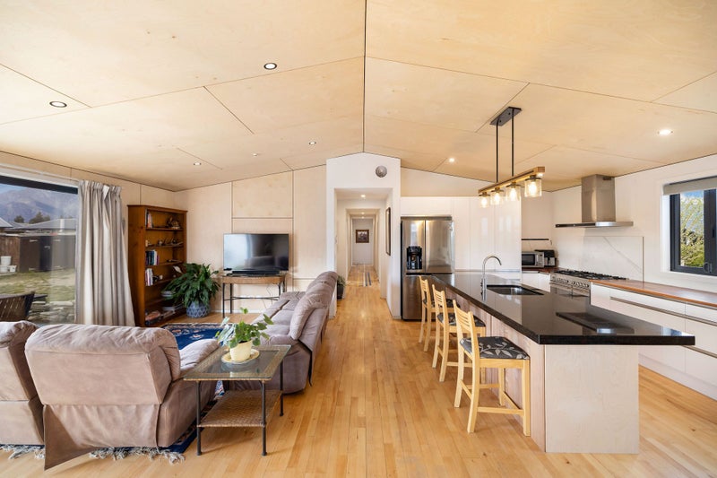 31 Dingle ST, Hawea, Queenstown - Carousel 2