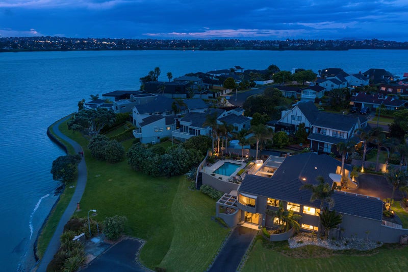 20 Bramley Drive, Farm Cove, Auckland - Carousel 1