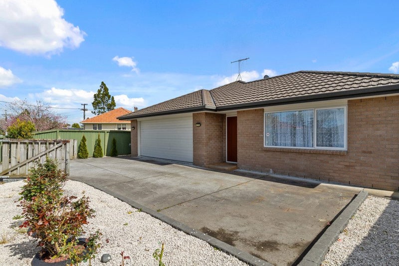 50 Pine Avenue, Bader, Hamilton - Carousel 16