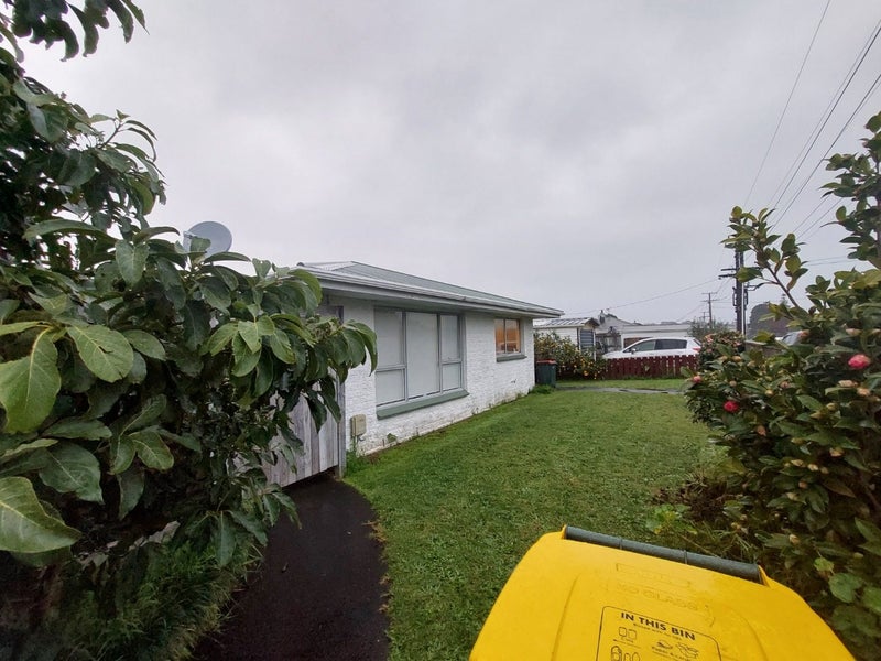 1/183 Seaview Road, Westown, New Plymouth - Carousel 1