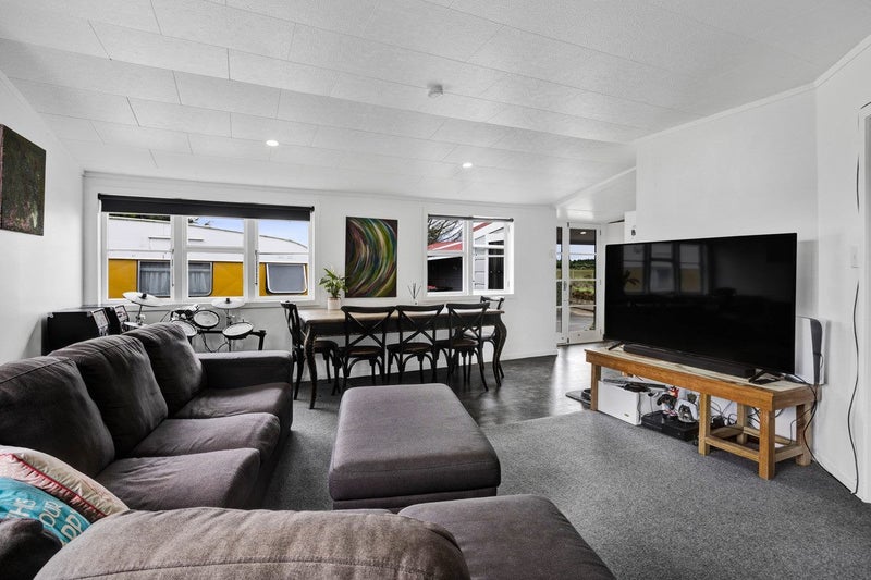 6 Egmont Street, Normanby, Hawera - Carousel 2