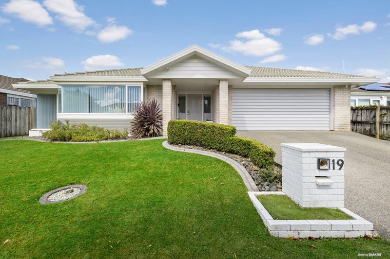 19 Astoria Place, Northpark, Auckland - Carousel 1