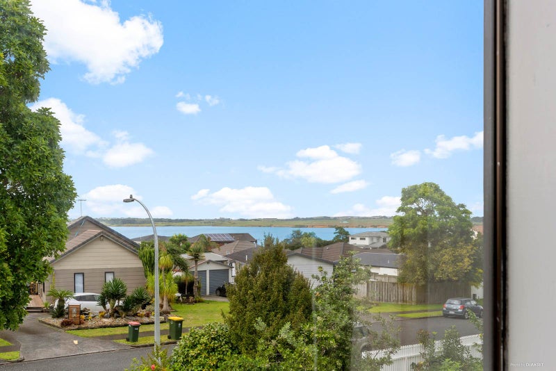 27 Sunningdale Street, Wattle Downs, Auckland - Carousel 2