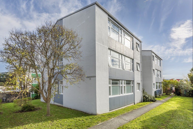 4/10 Angus Avenue, Berhampore, Wellington - Carousel 1