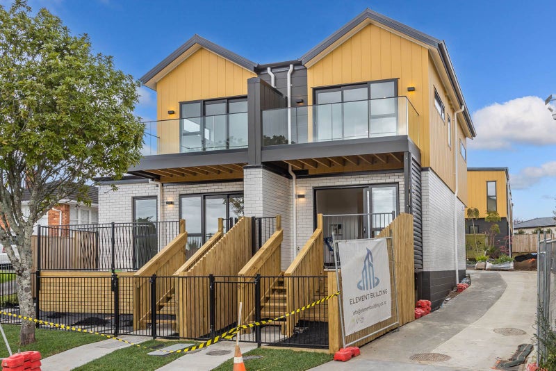 7/28 Vodanovich Road, Te Atatū South, Auckland - Carousel 1