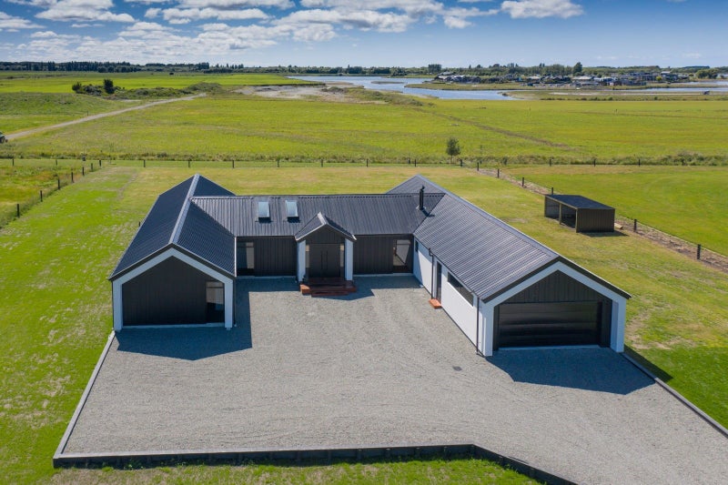 14 Farmstead Lane, Huntingdon - Carousel 1