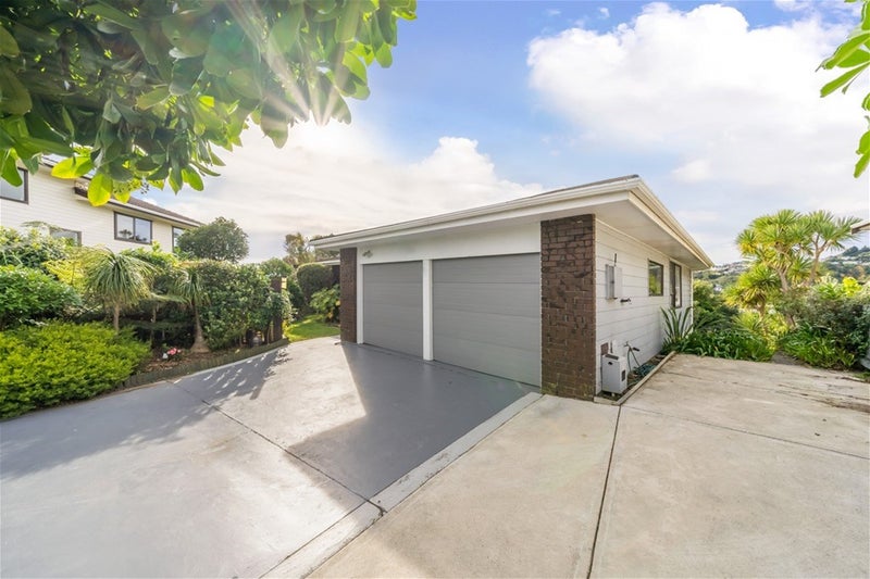 6 Thurso Grove, Papakowhai, Porirua - Carousel 2