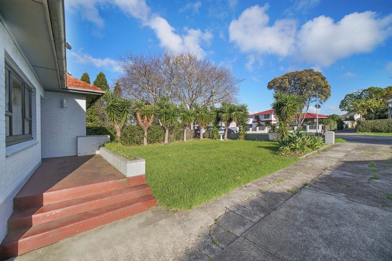 56 Landscape Road, Papatoetoe, Auckland - Carousel 15