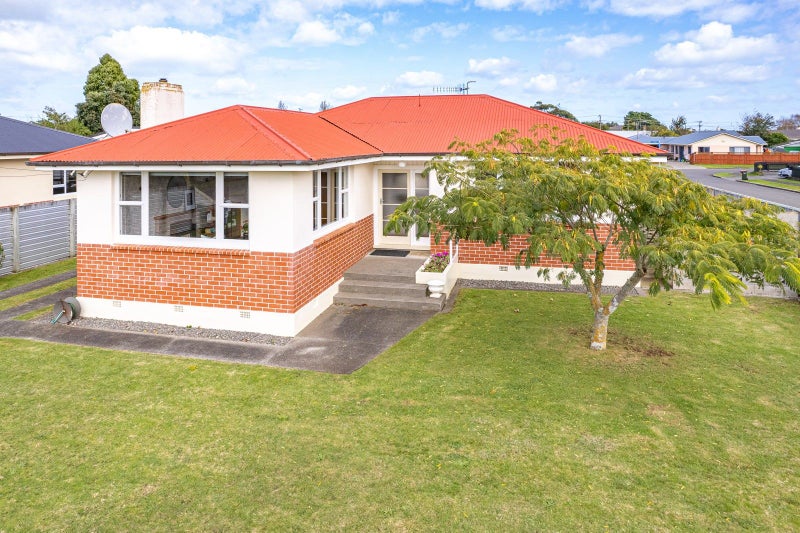 11 Lincoln Road, Springvale, Whanganui - Carousel 1