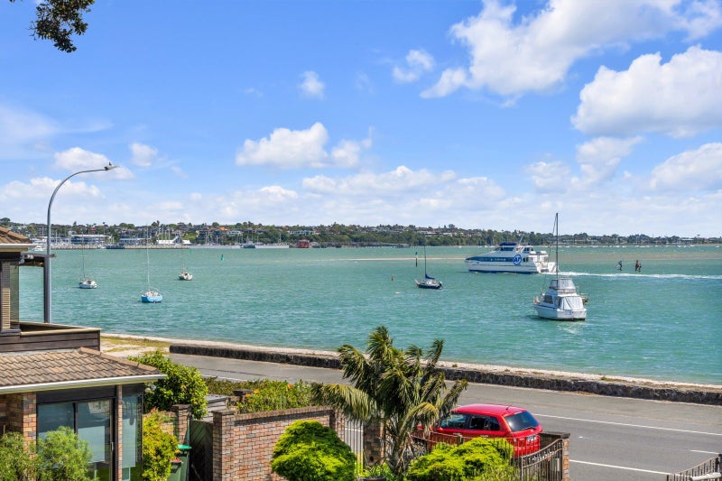 27A The Parade, Bucklands Beach, Auckland - Carousel 1