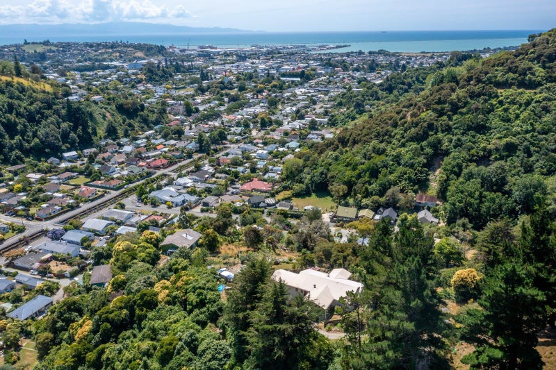 26 Larges Lane, The Brook, Nelson - Carousel 36