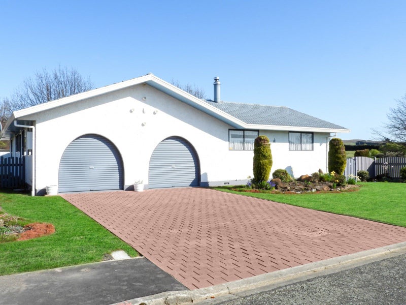 8 Whitestone Crescent, Weston, Oamaru - Carousel 2