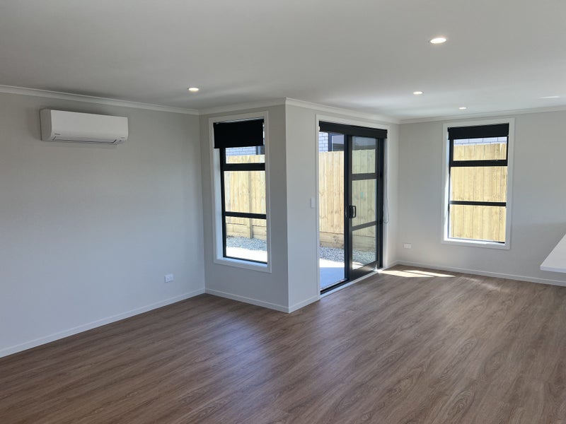 17 Scenic Rise, Rototuna North, Hamilton - Carousel 2