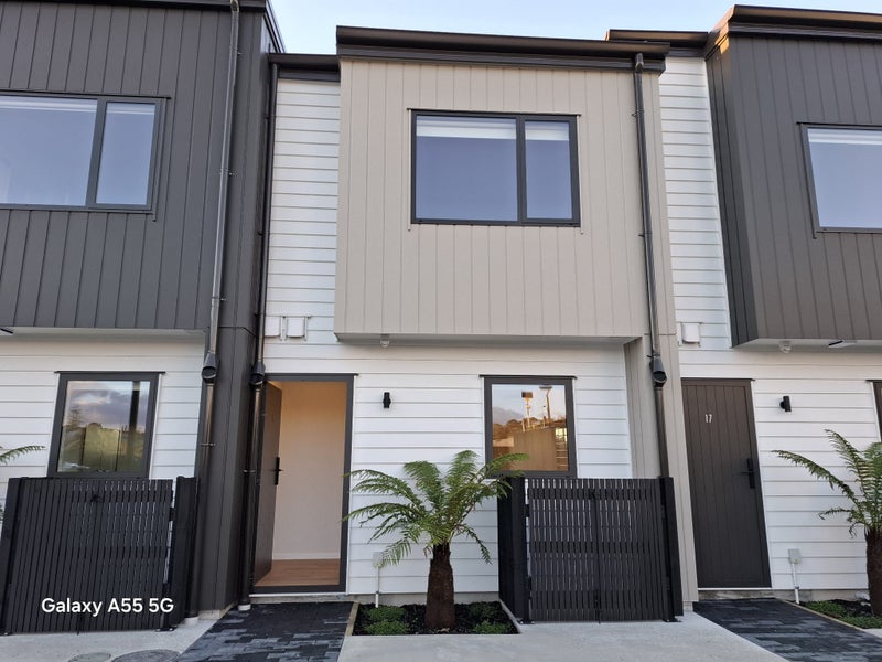 16/48 Moire Road, Massey, Auckland - Carousel 1