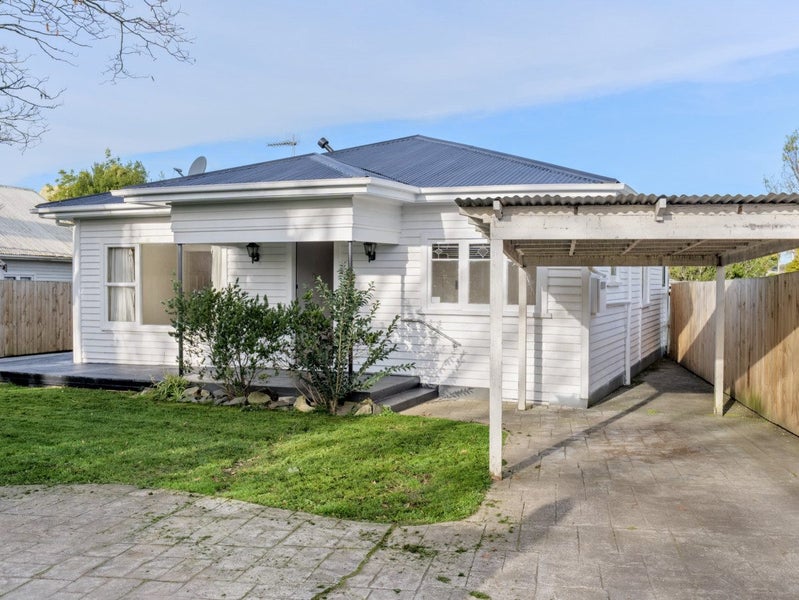 121A Forest Lake Road, Forest Lake, Hamilton - Carousel 1