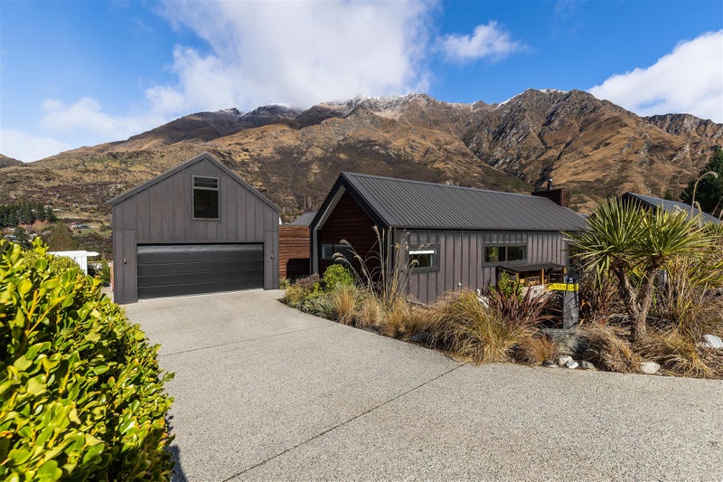 3 Kincaid Place, Arthurs Point, Queenstown - Carousel 1