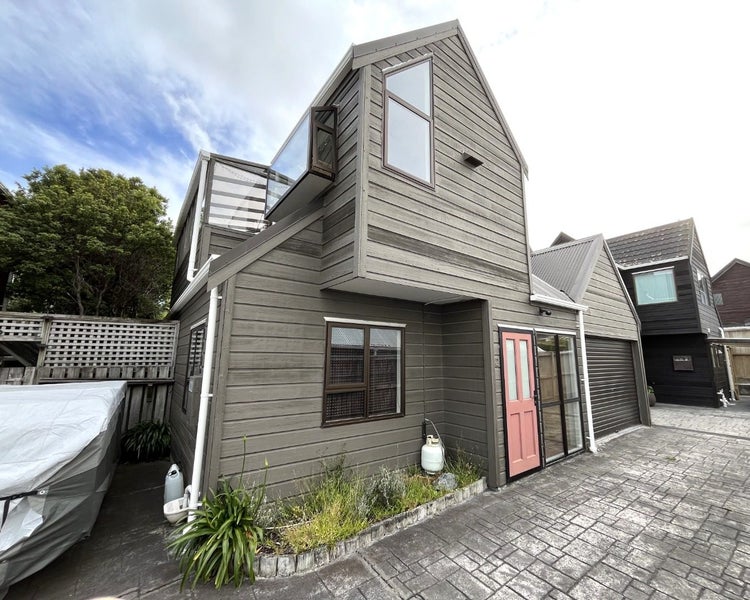 2/64 Kaikoura Street, Maupuia, Wellington - Carousel 2