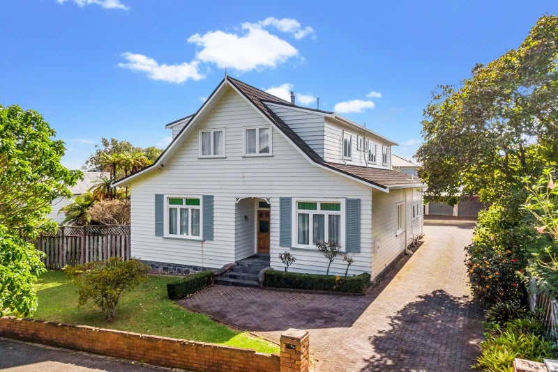 2 Stilwell Road, Mount Albert, Auckland - Carousel 1